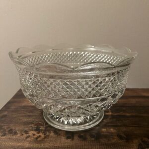 Vintage Anchor Hocking Wexford Clear Pressed Footed Glass Footed Serving Bowl